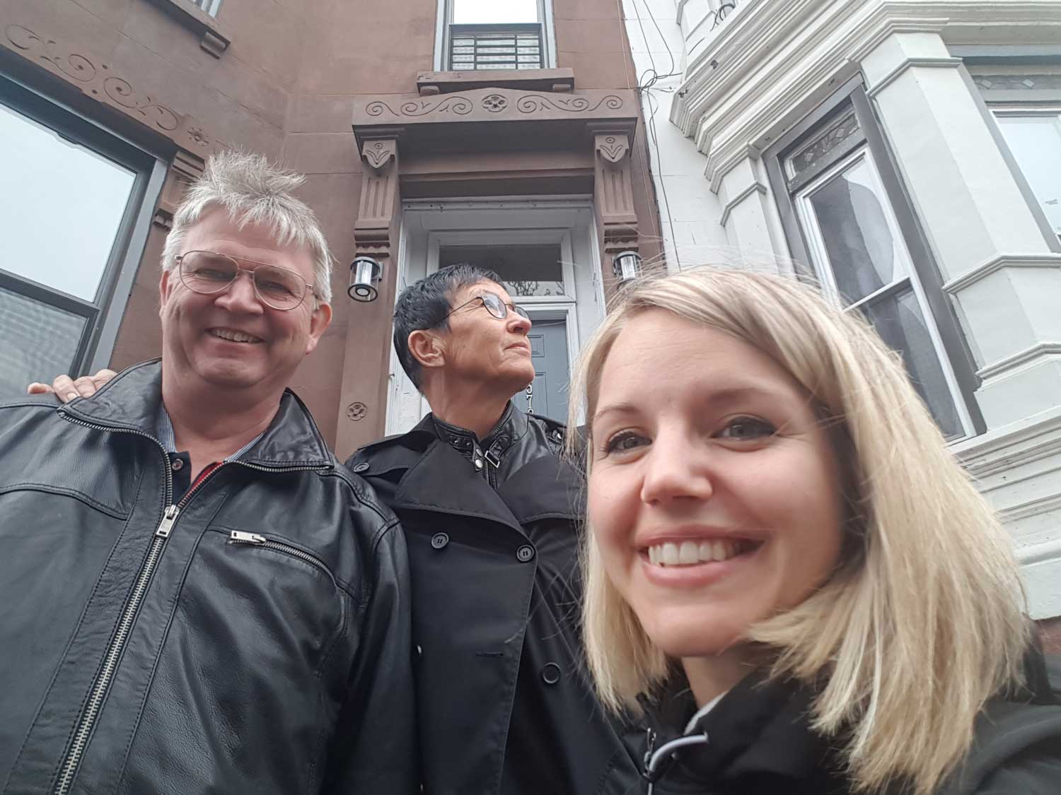 Utanför vårt boende i Brooklyn