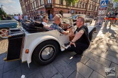 A7305702-